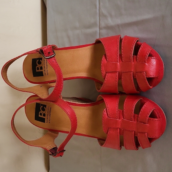 RC Shoes - RC Red Leather Wedge  Sandals NWOT WO's Size 9